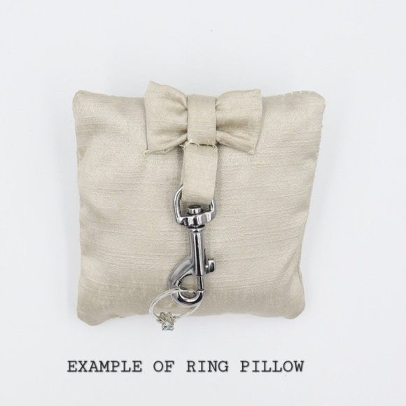 Dog beige tuxedo suit with matching harness and ring pillow - Picture 2 of 5